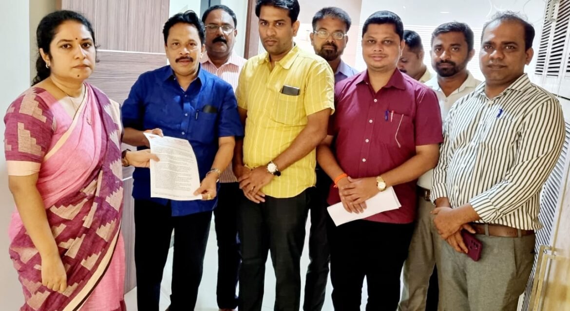 “सिंधुदुर्ग जिल्ह्यातील वाहनांना टोलमाफी व महामार्गाच्या इतर प्रलंबीत समस्या मार्गी लावा”