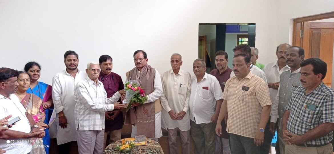 ” परिवार संवाद “* कार्यक्रमातुन केंद्रीय मंत्री श्रीपादभाऊ नाईक यांनी परिवारातील कार्यकर्त्यांच्या भावना समजून घेतल्या