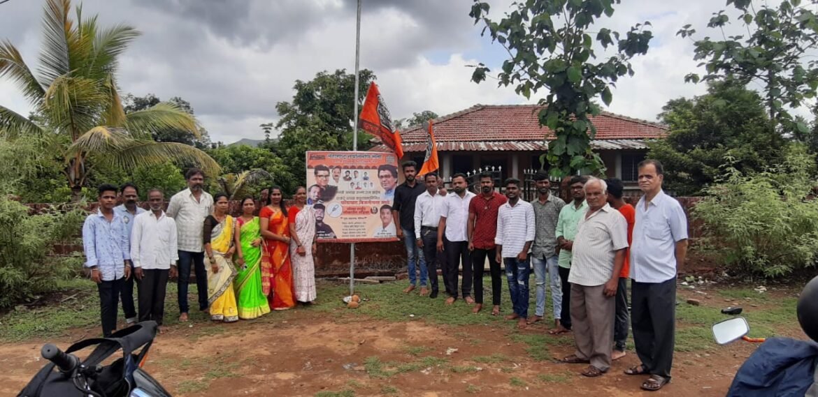 मा श्री राजसाहेब ठाकरे यांच्या वाढदिवसाचे औचित्य साधून मनसे लॉटरी सेना अध्यक्ष श्री गणेश कदम,निलेश मेस्त्री यांच्या सौजन्याने आज बिजलीनगर फोंडा घाट येथे सोलर लाईटचे लोकार्पण