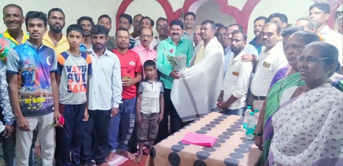 महाराष्ट्र राज्यात कांदळवन प्रकल्पामध्ये प्रथम क्रमांक आलेला सागरतीर्थ गावातील ” कडोबा गटाचा ” भाजप वेंगुर्ला तालुक्याच्या वतीने भव्य सत्कार