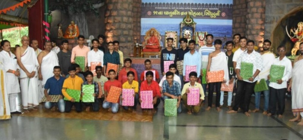 वैश्य समाजातील गुणवंत विद्यार्थ्यांचा सत्कार संपन्न