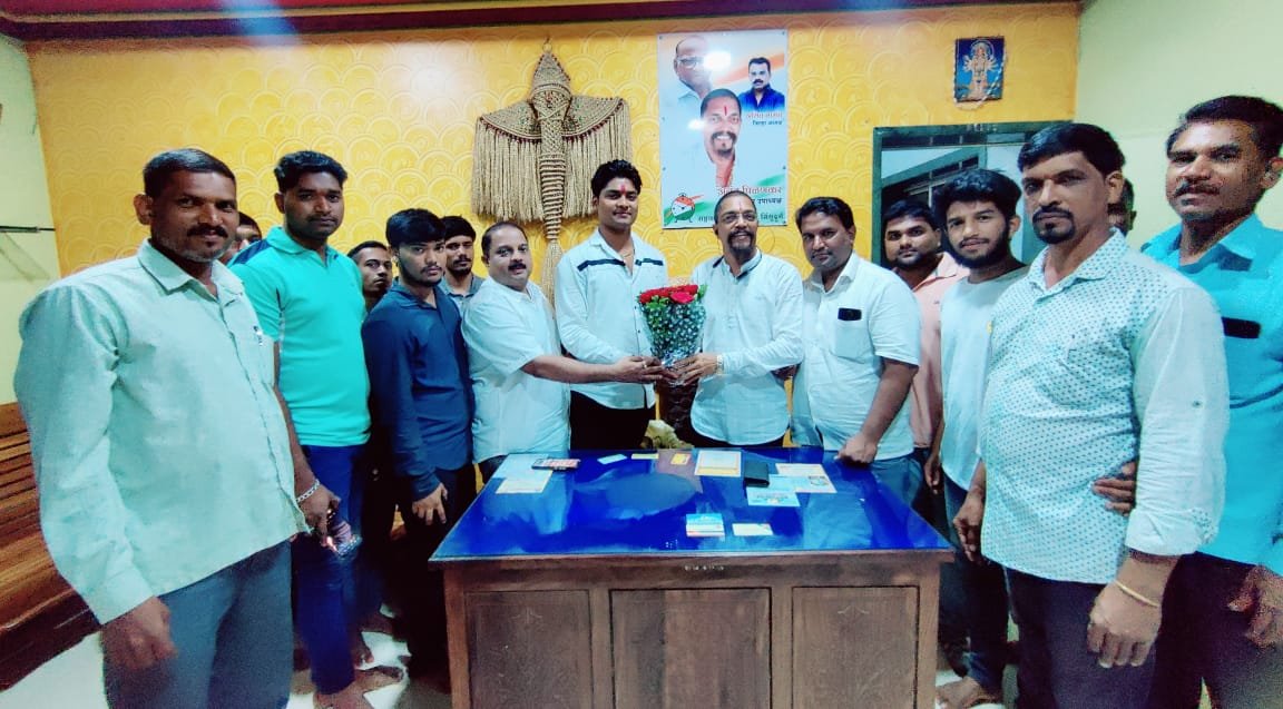 अनंत पिळणकर यांच्याकडून वैभव मालंडकर यांचे अभिनंदन