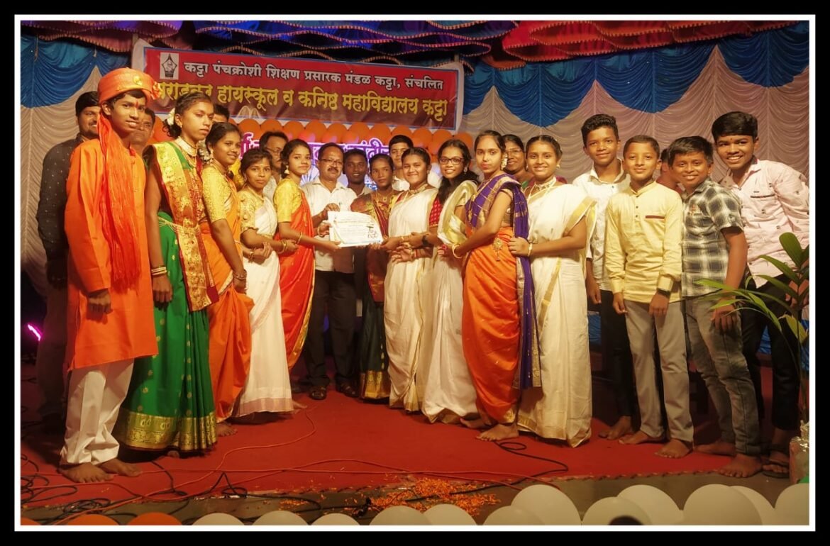 वामनराव महाडीक विद्यालयाचे जिल्हास्तरीय देशभक्तीपर गीतगायनहू स्पर्धेत यश