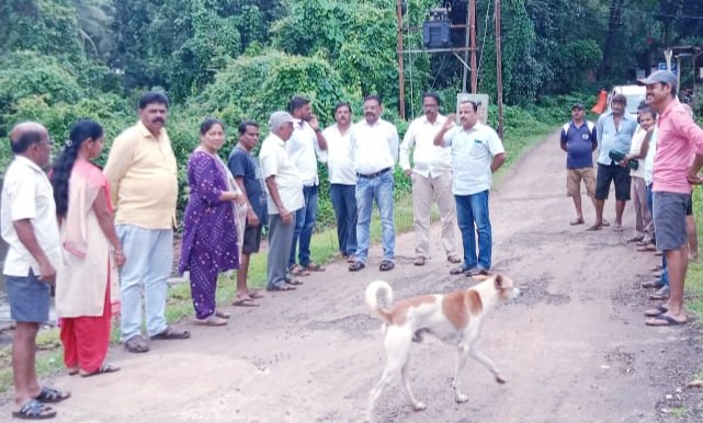 आसोली हायस्कूल समोरील पुलाच्या पुनर्बांधणी प्रश्नी सार्वजनिक बांधकाम मंत्री रविंद्रजी चव्हाण यांचे लक्ष वेधनार