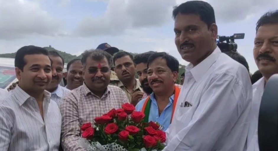 खारेपाटण येथे सार्वजनिक बांधकाम मंत्री रवींद्र चव्हाण यांचे जिल्हा भाजपाच्या वतीने स्वागत