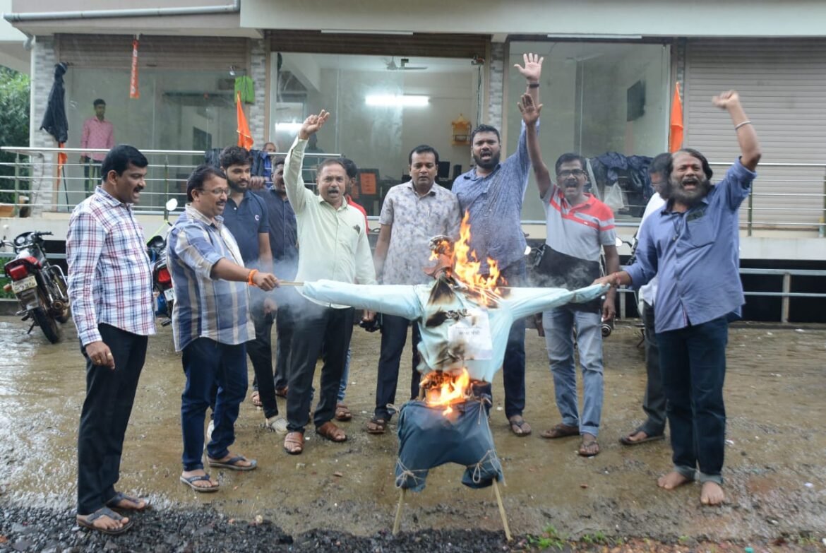 राजापूरमधील ‘त्या’ वक्तव्याचा शिंदे गटाकडून निषेध