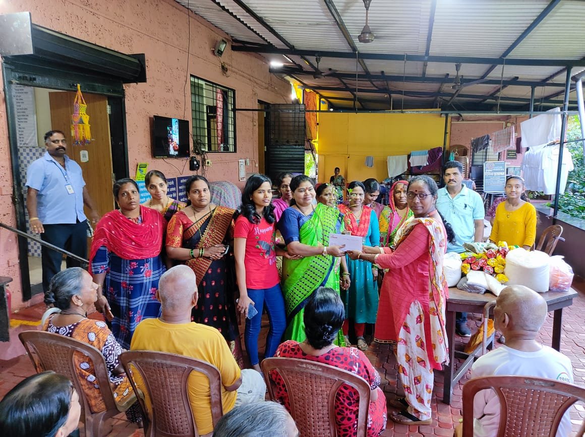 असलदे येथील द्विविजा आश्रमात सिंधुरत्न फाऊंडेशन ने केले अन्नदान*