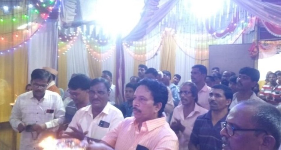 कणकवली येथील रिक्षा संघटनेच्या गणपती बाप्पाचे घेतले संदेश पारकर यांनी दर्शन