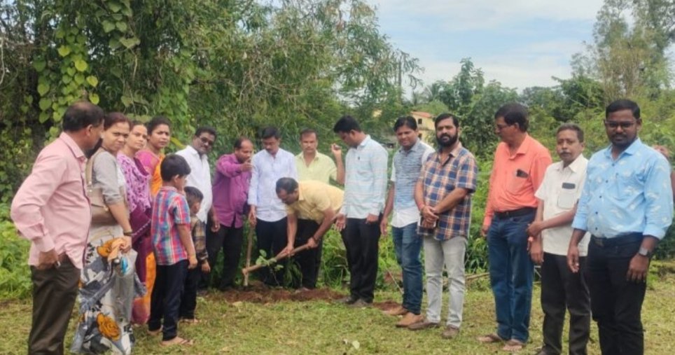 *“सेवा पंधरवडा अंतर्गत” नांदगाव येथे वृक्षारोपण*