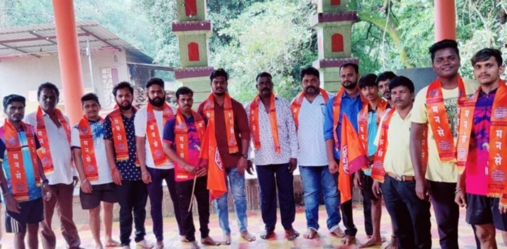 पळसंब येथे अनेक तरुण युवकांनी मनसे तालुका अध्यक्ष विनोद सांडव यांच्या प्रमुख उपस्थितीत मनसेत केला प्रवेश