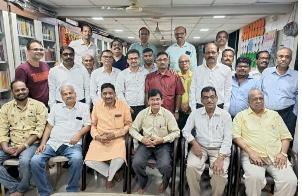 रावराणे मंडळाच्या अध्यक्ष पदी गणपत रावराणे तर सरचिटणीस पदी सुबोध रावराणे