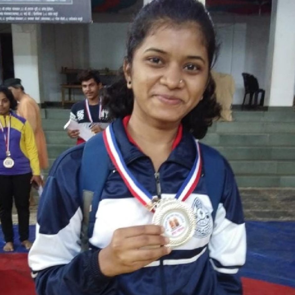 आंतर महाविद्यालयीन महीला कुस्ती स्पर्धेमध्ये रत्नागिरी जिल्ह्याला पहिले रौप्य पदक