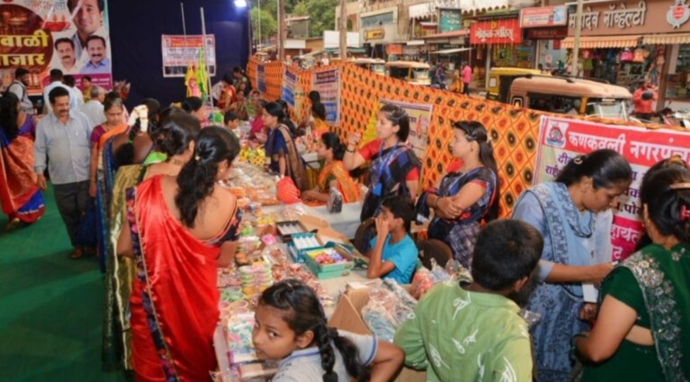 कणकवलीतील दिवाळी बाजारात यावर्षीही १० लाखाची उलाढाल