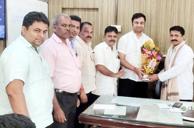 भाजपा वैद्यकीय आघाडीच्या वतीने सिंधुदुर्ग शल्यचिकित्सक डॉ.श्रीपाद पाटील यांचा सत्कार