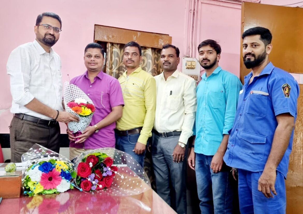 सिंधुदुर्ग जिल्हा परिवहन विभागीय नियंत्रक श्री.प्रशांत वासकर यांचे एसटी कामगार सेनेच्या वतीने स्वागत