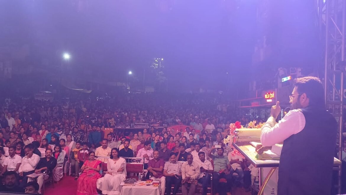 दोडामार्गात वक्रत्रूंड मित्रमंडळाच्या ऐतिहासिक दीपावली शो टाईमचे भव्य दिव्य उद्घाटन