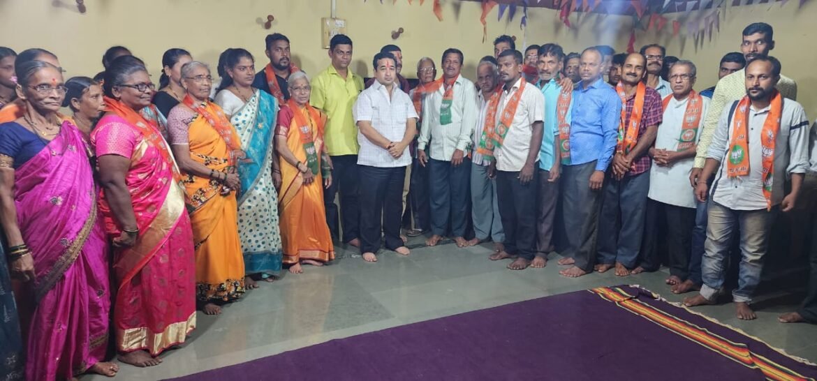 भिरवंडे मधील उद्धव ठाकरे शिवसेना गटाचे ५० कार्यकर्त्यांचा भाजपामध्ये प्रवेश