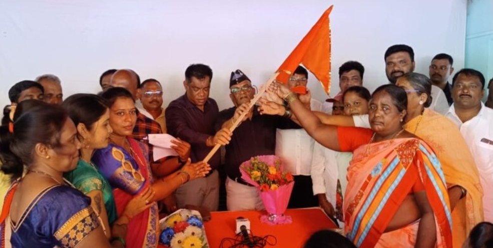 वायरी दांडी येथील महिलांचा बाळासाहेबांची शिवसेनेत प्रवेश