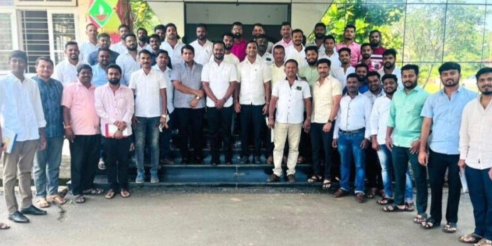 भाजपा युवा मोर्चा जिल्हा कार्यकारिणीची बैठक ओरोस येथे संपन्न