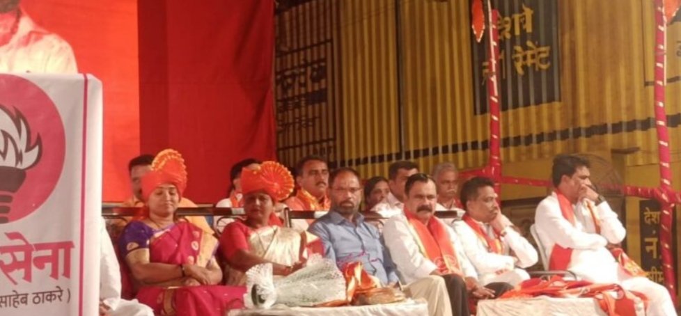 *शिवसेना उपनेत्या सुषमा अंधारेंचे कणकवलीत व्यासपीठावर आगमन*