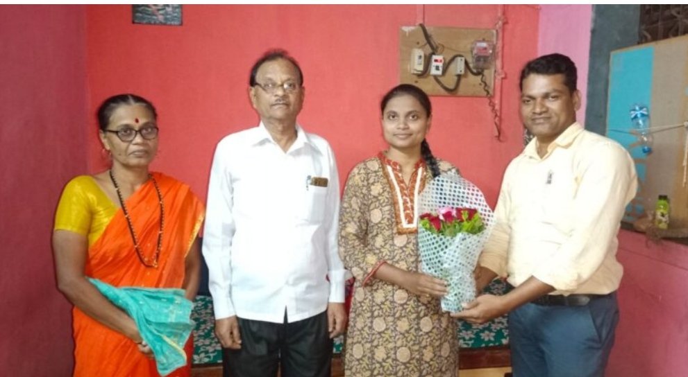 युनिक अकॅडमी कणकवलीची विद्यार्थिनी सुरभी कडुलकर बनली सेल्स टॅक्स इन्स्पेक्टर