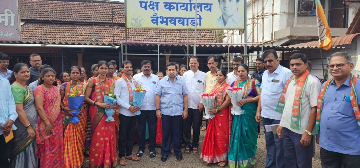 सिंधुदुर्ग जिल्ह्यामध्ये भाजपची लाट वैभववाडी तालुक्यातील भारतीय जनता पार्टीचे ५ ग्रामपंचायत सरपंच व ७० सदस्य बिनविरोध निवड