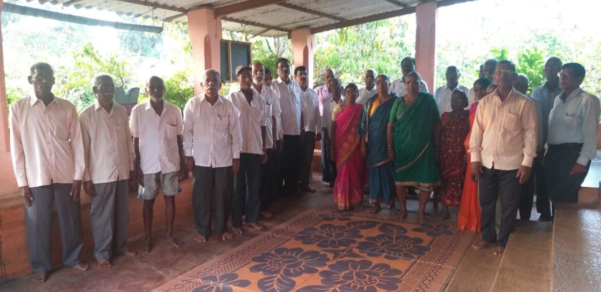 साळीस्ते येथे रविंद्र मुसळे यांना जेष्ठ नागरीकांतर्फे श्रद्धांजली वाहीली