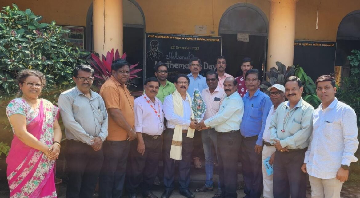 साहित्य अकादमीचा पुरस्कार विजेते प्रविण बांदेकर यांचा सावंतवाडी पत्रकार संघातर्फे सन्मान