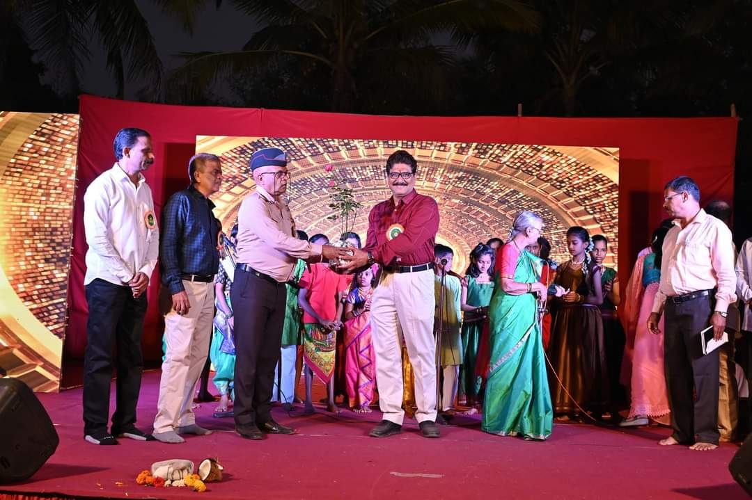 बाल शिवाजी इंग्लिश मीडियम स्कूलमध्ये वार्षिक स्नेहसंमेलन जल्लोषात संपन्न