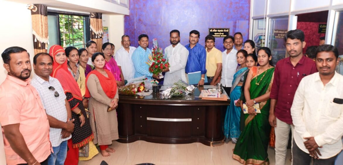 कलमठ सरपंच संदीप मेस्त्री तर उपसरपंच स्वप्नील चिंदरकर यांनी पदभार स्वीकारला
