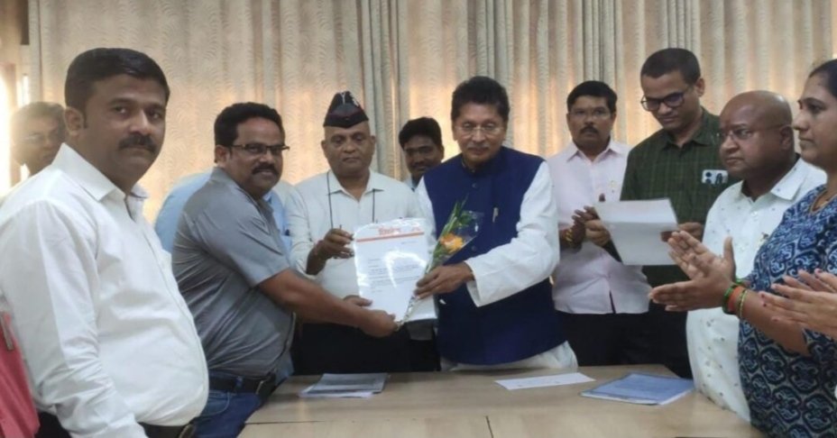 शिंदे गटाच्या जिल्हाप्रमुखपदी अशोक दळवी