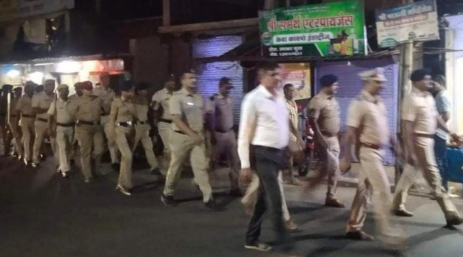 ग्रा.पं.निवडणुकीच्या अनुषंगाने कनेडी, करूळ व फोंडाघाट मध्ये पोलिसांचे संचलन