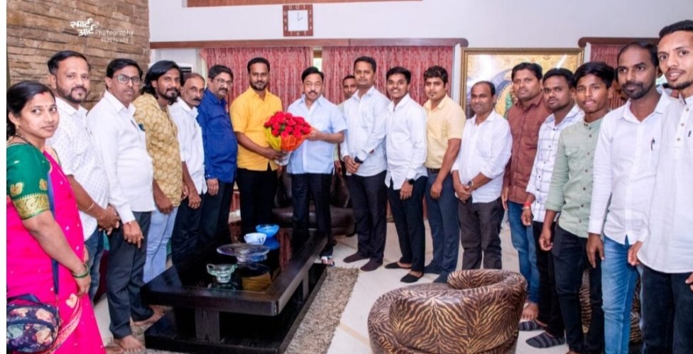 कलमठ सरपंच संदीप मेस्त्री व ग्रा.पं.सदस्यांनीं केंद्रीय मंत्री नाम. नारायण राणे यांची घेतली भेट
