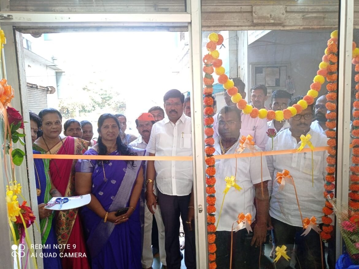 बाळासाहेबांची शिवसेना पक्षाचे कुडाळ तालुका मध्यवर्ती कार्यालयाचे दिमाखानात उद्घाटन समारंभ संपन्न