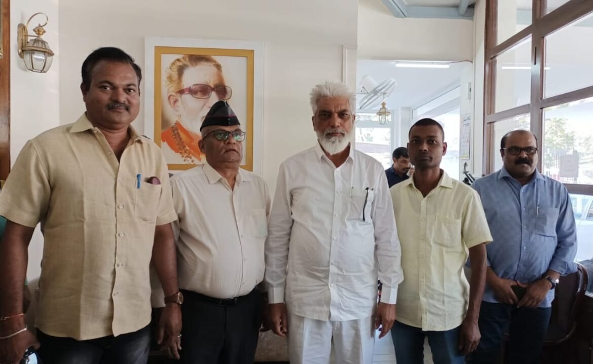 सिंधुदुर्ग जिल्ह्यातील बाळासाहेबांच्या शिवसैनिकांनी घेतली खनिजकर्म व बंदर विकास मंत्री श्री. दादा भुसे यांची भेट