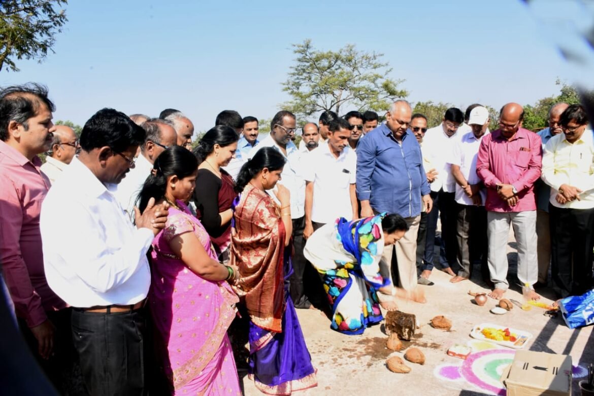 *न्यू इंग्लिश स्कूल फोंडाघाट प्रशालेच्या नवीन इमारतीच्या पहिल्या मजल्याचे भूमिपूजन संपन्न