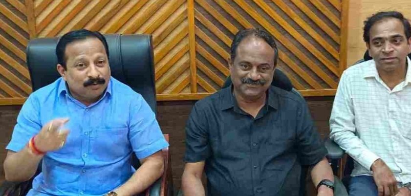 शहरातील छत्रपती शिवाजी महाराज चौकातील पॅचवर्क तात्काळ दुरुस्त न केल्यास हायवे ठेकेदार दिलीप बिल्डकॉन वर करणार हल्लाबोल