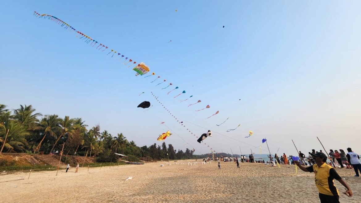 माझा वेंगुर्ला संस्थेच्या पतंग महोत्सवास जनतेकडून उत्स्फुर्त प्रतिसाद