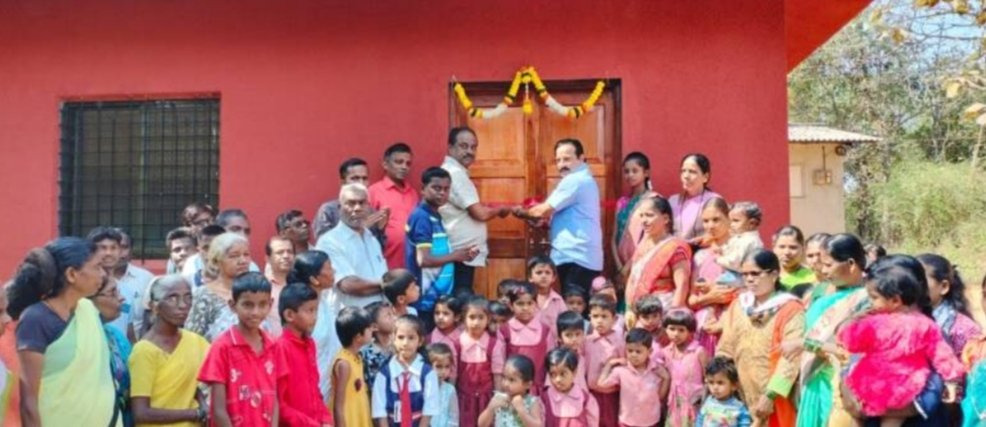 कणकवली सिद्धार्थनगर कणकवली नगरपंचायत कणकवली यांच्या मार्फत बांधण्यात आलेल्या अंगणवाडीचे उद्घाटन