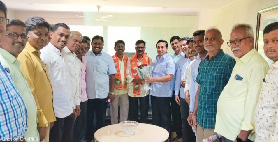 आम. नितेश राणे यांचा देवगड-ओंबळ येथे उबाठा सेनेला धक्का,सरपंच,उपसरपंचासह ग्रामस्थ भाजपात