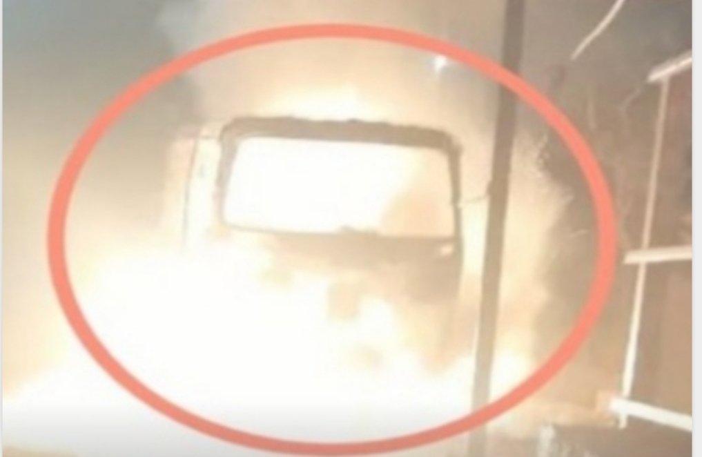 पोलिसांत तक्रार दिल्याच्या रागातून रिक्षा जाळली