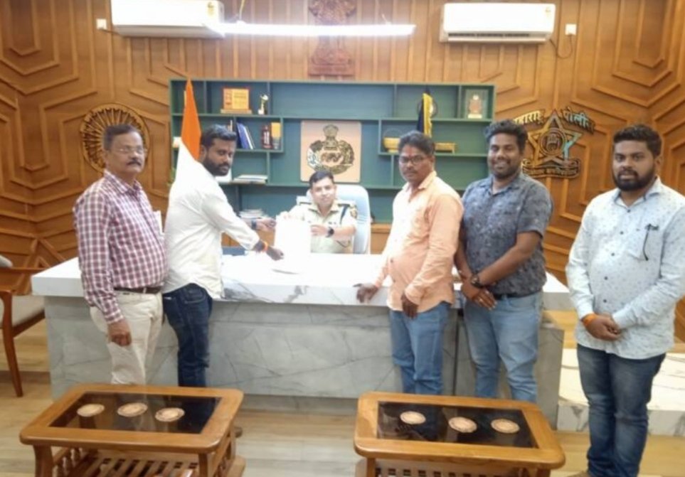रत्नागिरी रेल्वेस्थानकावर रिक्षाचालकांकडून होणाऱ्या मनमानी विरोधात मनसेचा पुढाकार