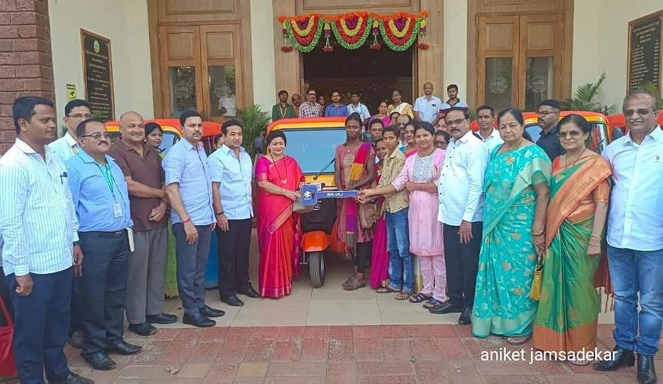 सिंधुदुर्ग जिल्हा बँकेचा अबोली ऑटो रिक्षा योजनेचा शुभारंभ संपन्न झाला
