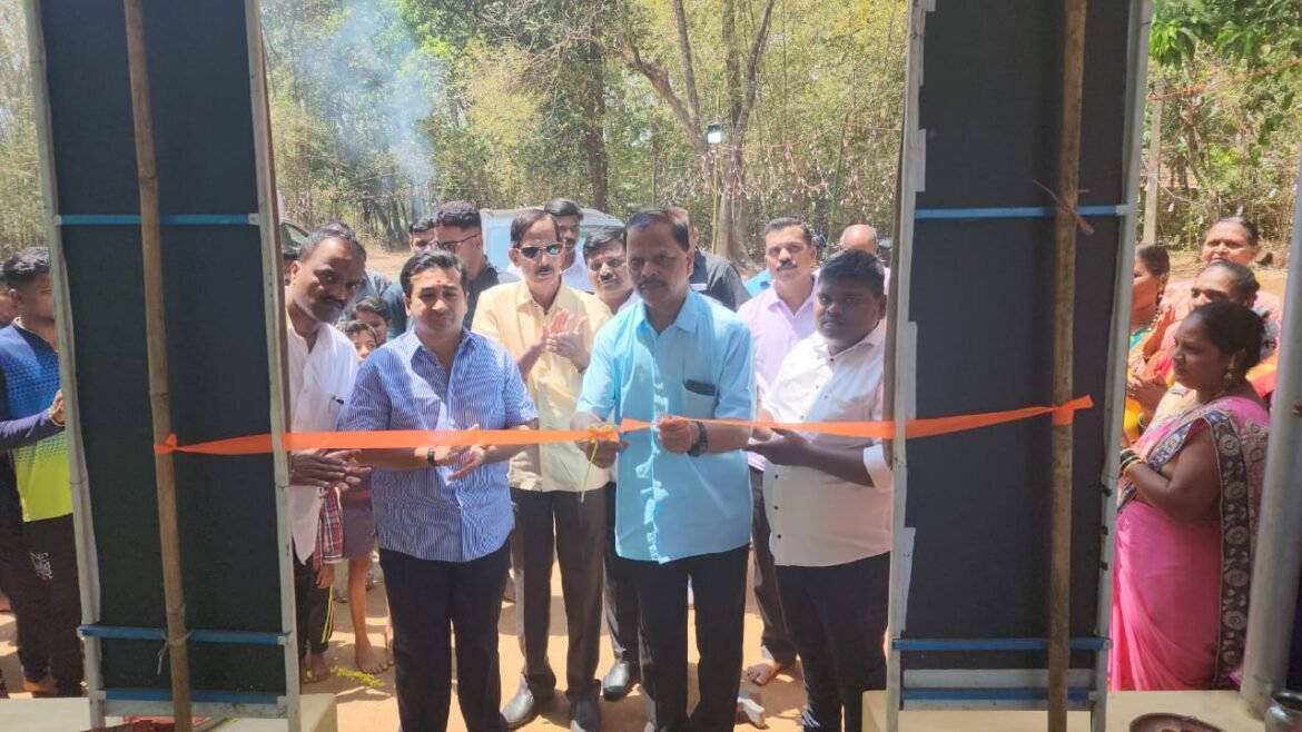 लोरे नं.2 तेथील विविध कामांचे उद्घाटन आमदार नितेशजी राणे यांच्या प्रमुख उपस्थितीत