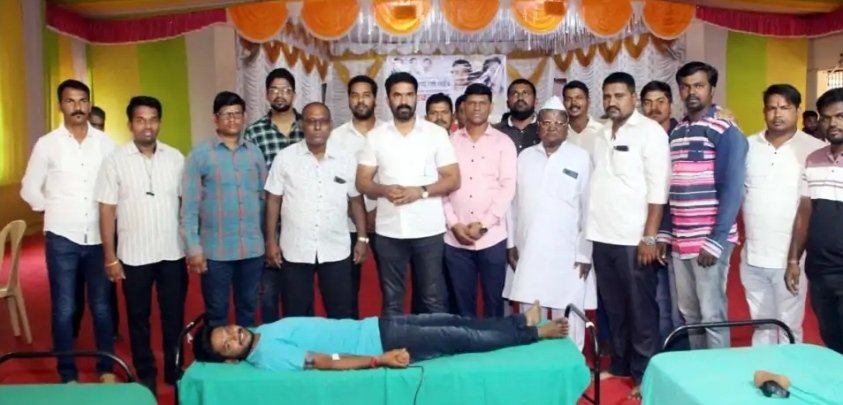 माजी खासदार निलेश राणे यांच्या वाढदिवसानिमित्त शशिकांत इंगळे मित्रमंडळाच्या वतीने रक्तदान शिबिर संपन्न