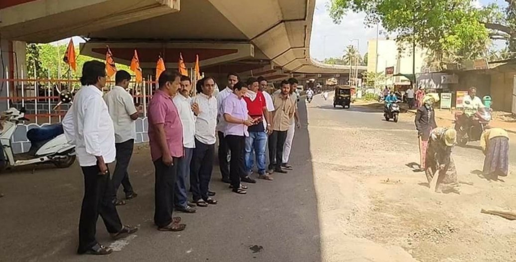 अखेर ते सर्व्हीस रस्त्याचे पॅचवर्क चे काम नगराध्यक्षांच्या पुढाकारातून सुरू