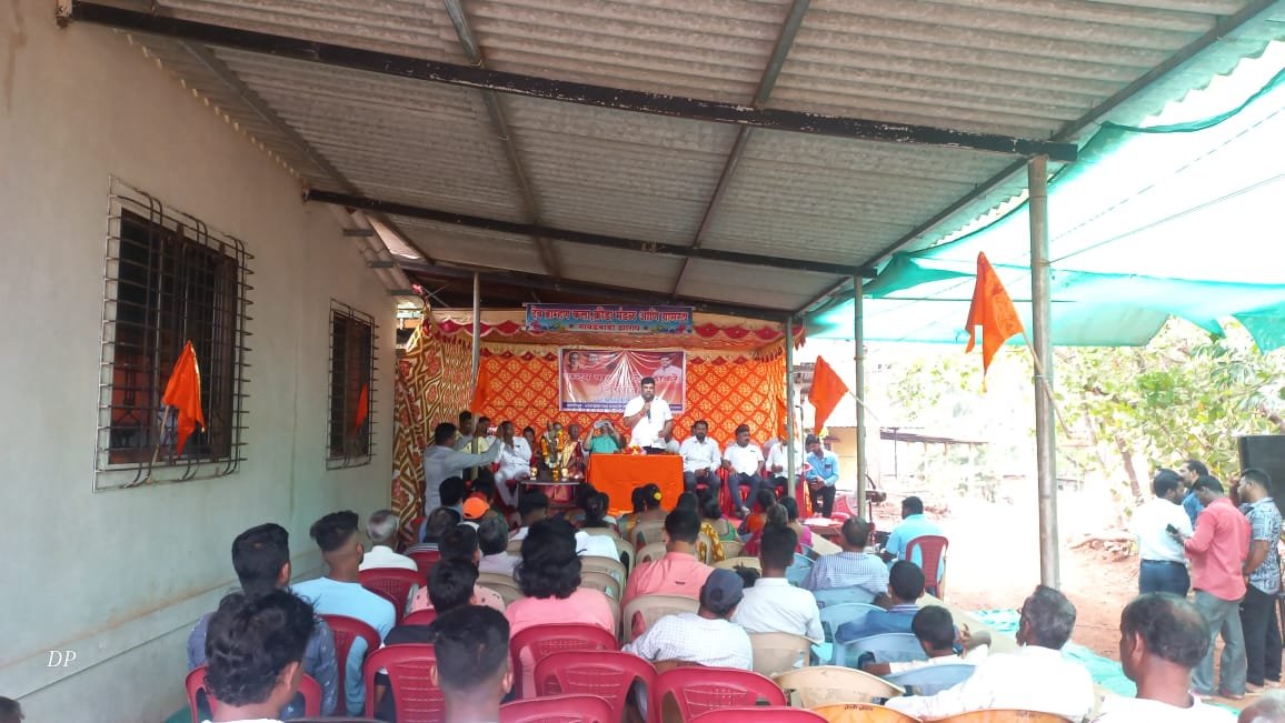 झाराप सरपंच दक्षता मेस्त्री,उपसरपंच मंगेश गावकर, ग्रा.प.सदस्य विपुल मयेकर यांचा शिवसेनेत प्रवेश