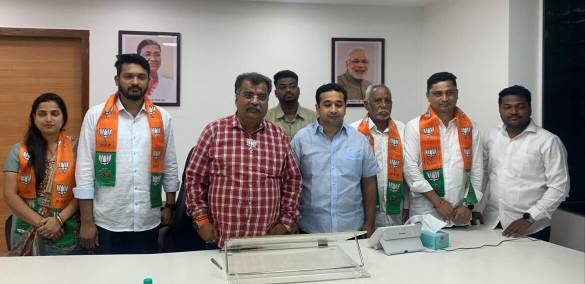 वैभववाडीतल ठाकरे गटाचे 3 नगरसेवकांनी भाजपामध्ये केला प्रवेश