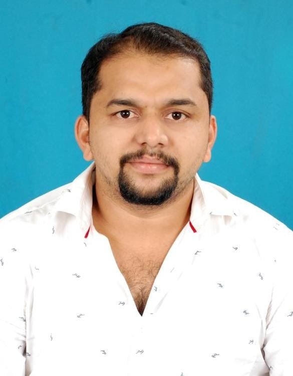 जनतेवर उपकार करण्याची भाषा करण्यापेक्षा रक्त पिशवी दर कमी करून दाखवा