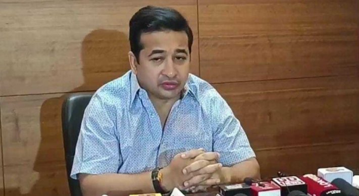 उद्धव ठाकरे हॉस्पिटलमध्ये दाखल होते तेव्हा आदित्य स्वतः मुख्यमंत्री बनण्याचे प्लानिग करत होता